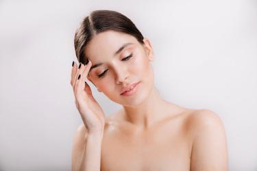 Neuro-Soothing Botanicals Target Skin Stress Pathways